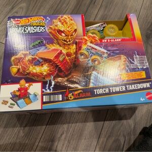 Mattel Hot Wheels Power Smashers Playset - Red and Yellow